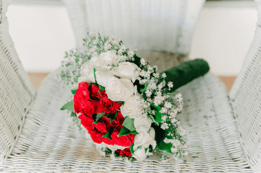 How to Make a Bridal Bouquet with Silk Flowers: A Step-by-Step Guide