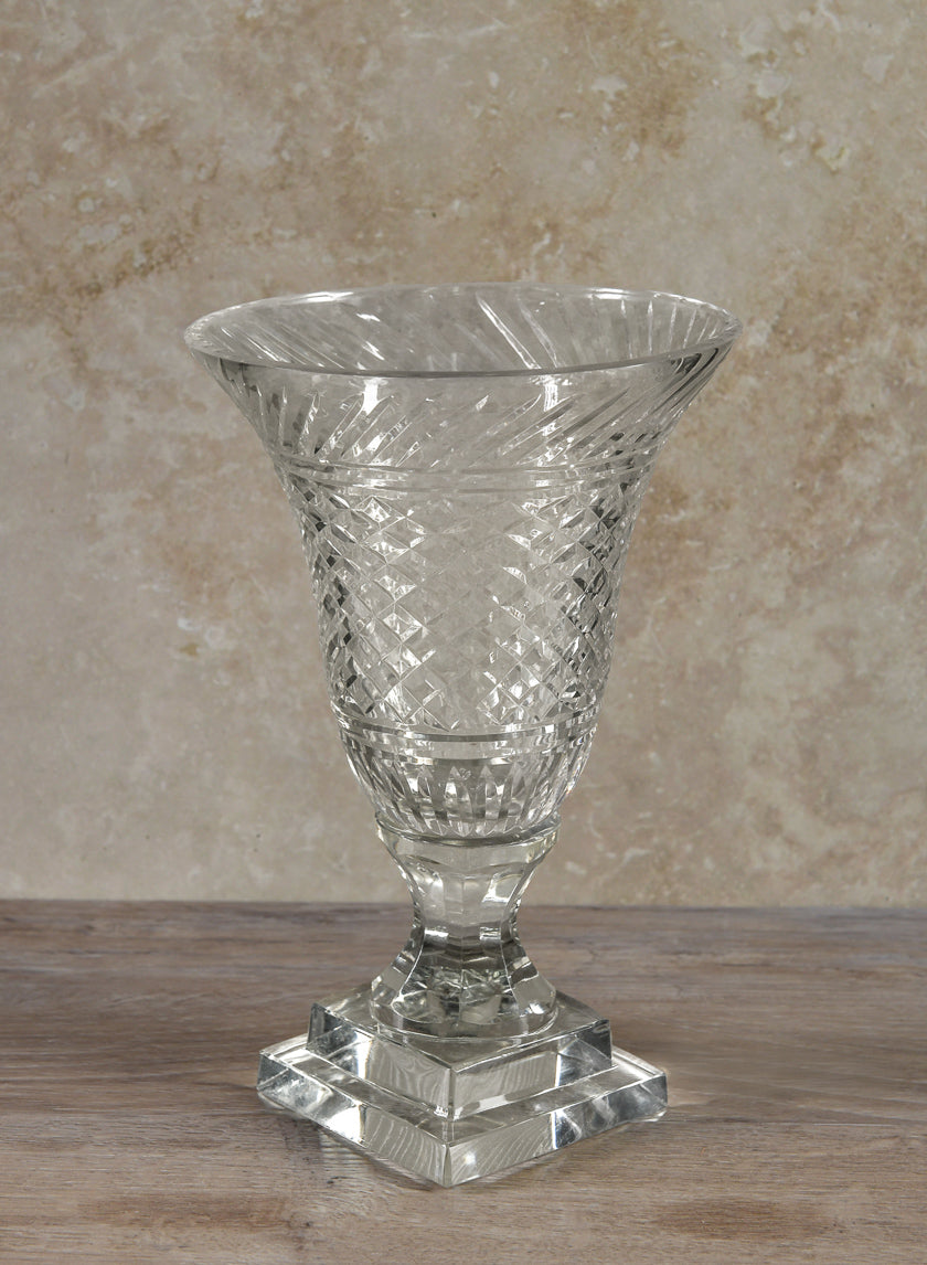 Harem Cut Work Crystal Glass Urn Decor Jamali-garden