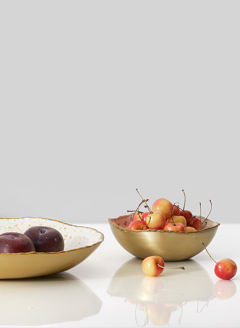 5.75in Wide Gold &amp; Ivory Speckled Enamel Bowl Decor Jamali-garden