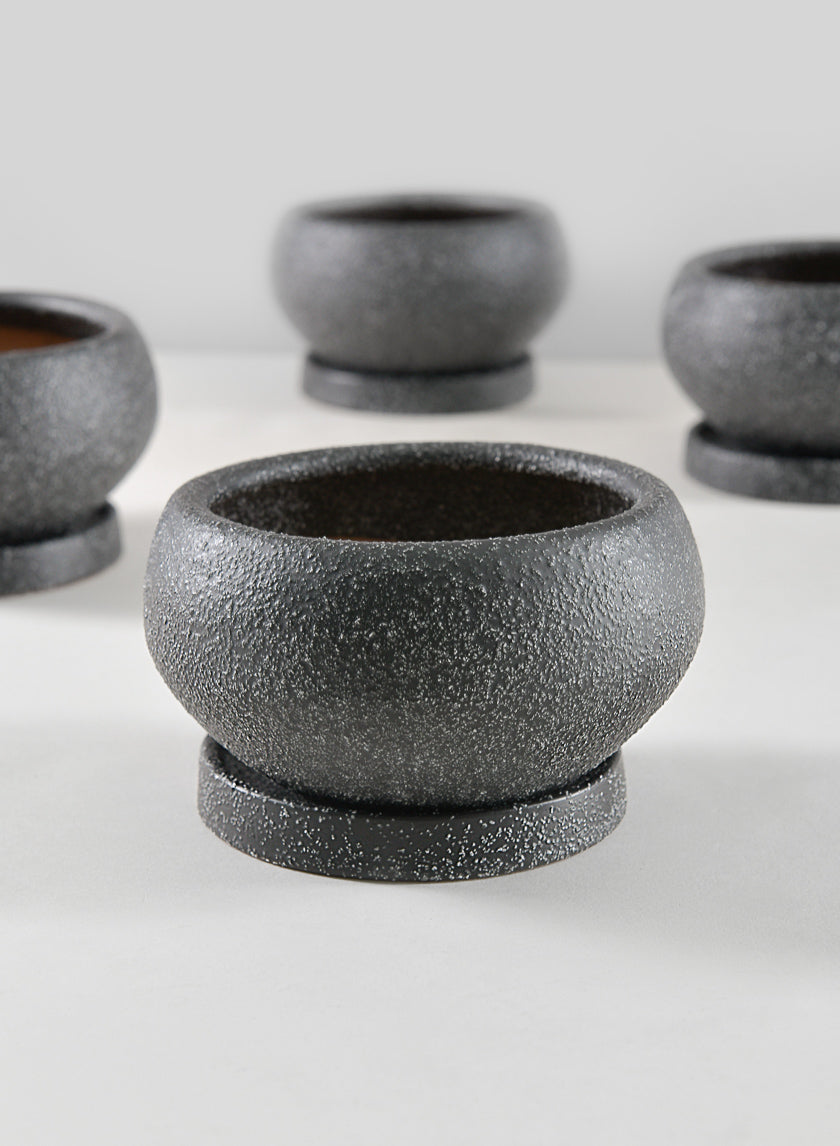 6in Wide Vasteras Sand Black Low Ceramic Pot with Saucer Decor Jamali-garden