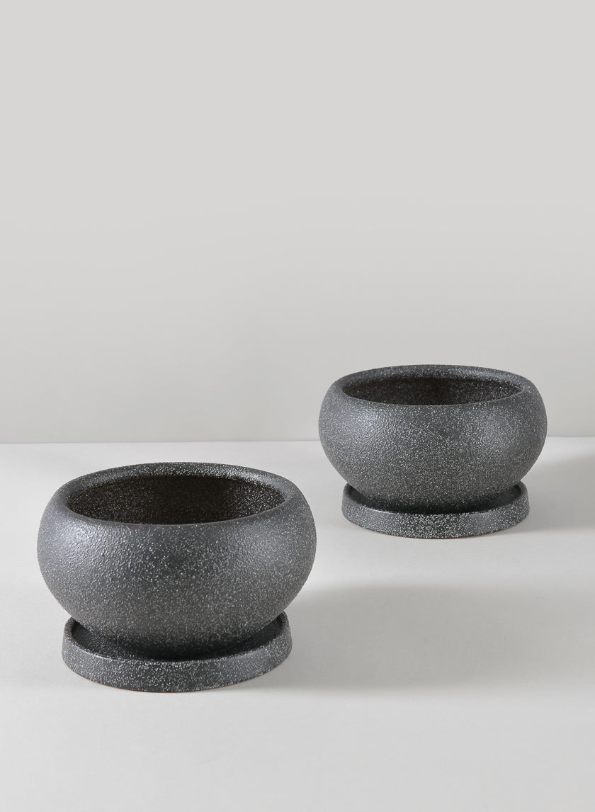 6in Wide Vasteras Sand Black Low Ceramic Pot with Saucer Decor Jamali-garden