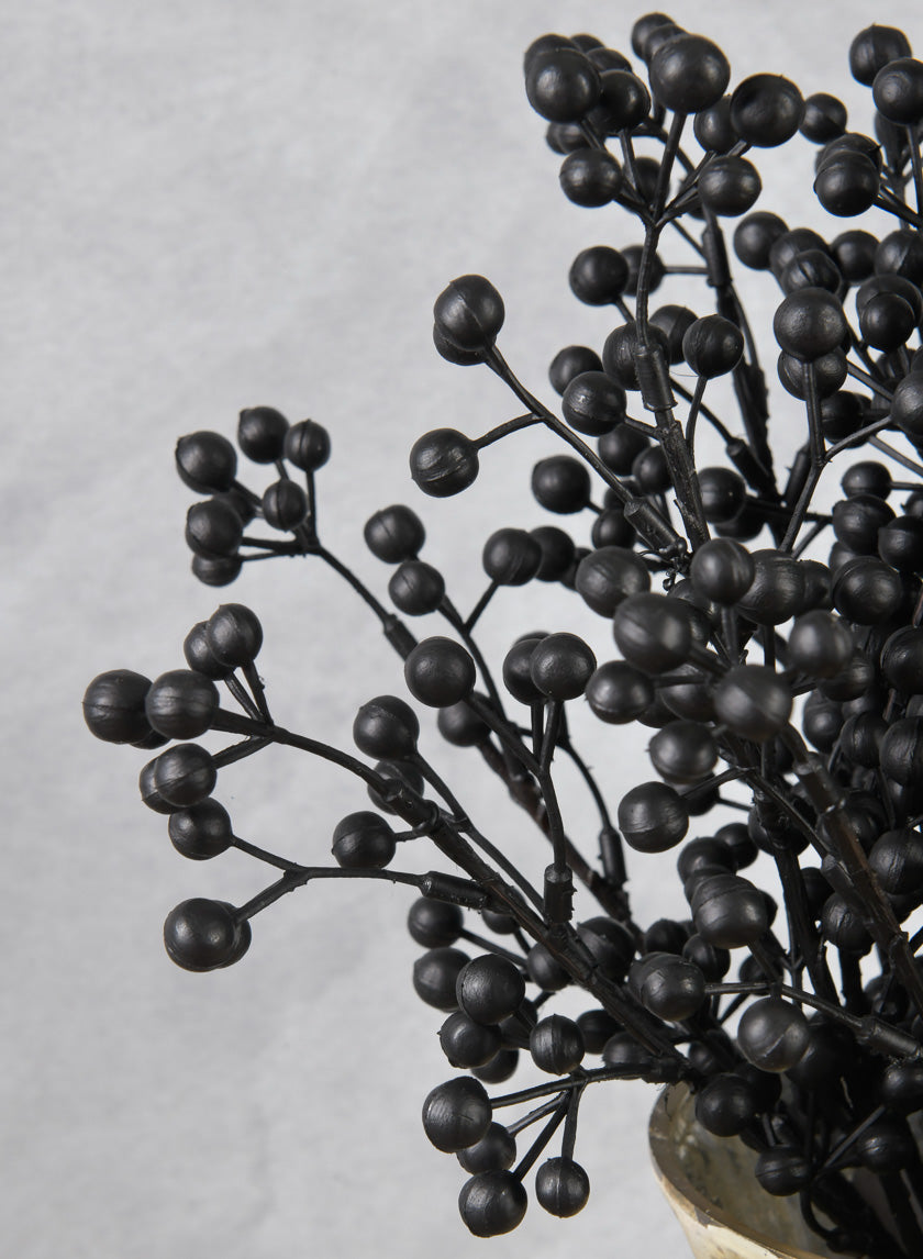 14in Long Black Holly Fruit Bush, Case of 12 Decor Jamali-garden