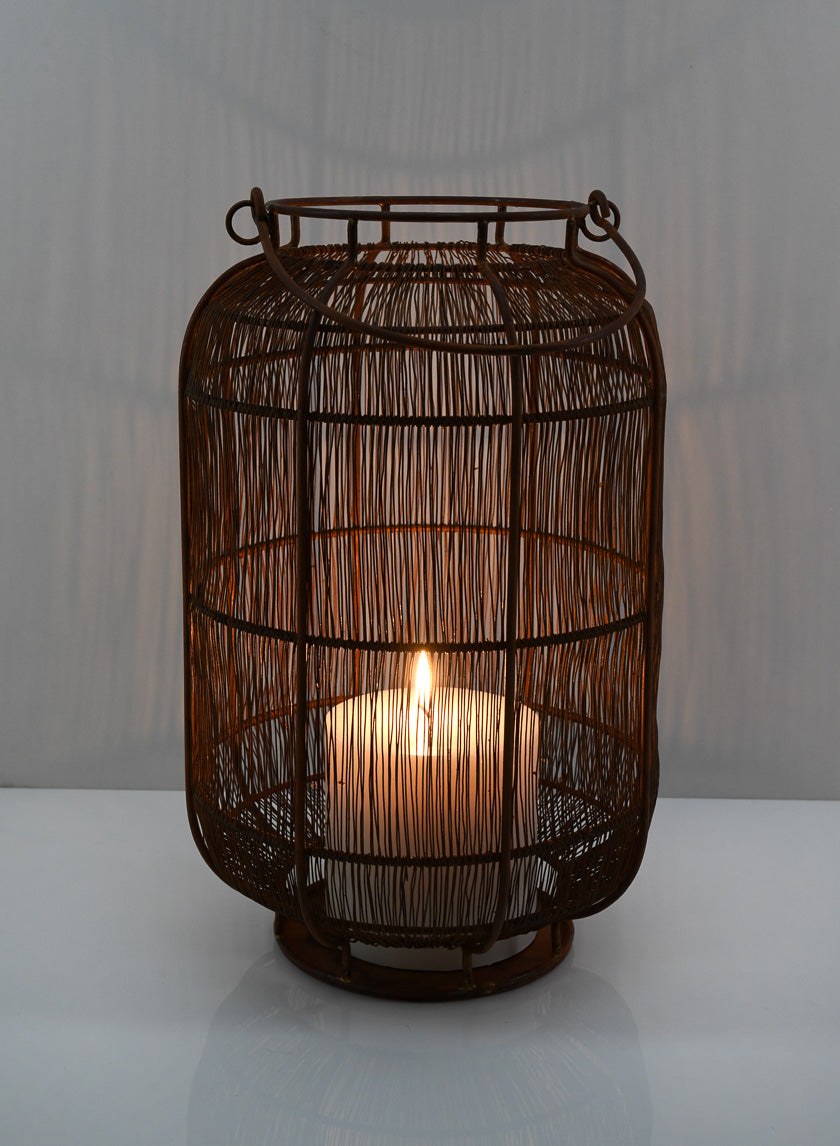 13.5in Tall Bordeaux Barn Rust Look Wired Lantern Decor Jamali-garden