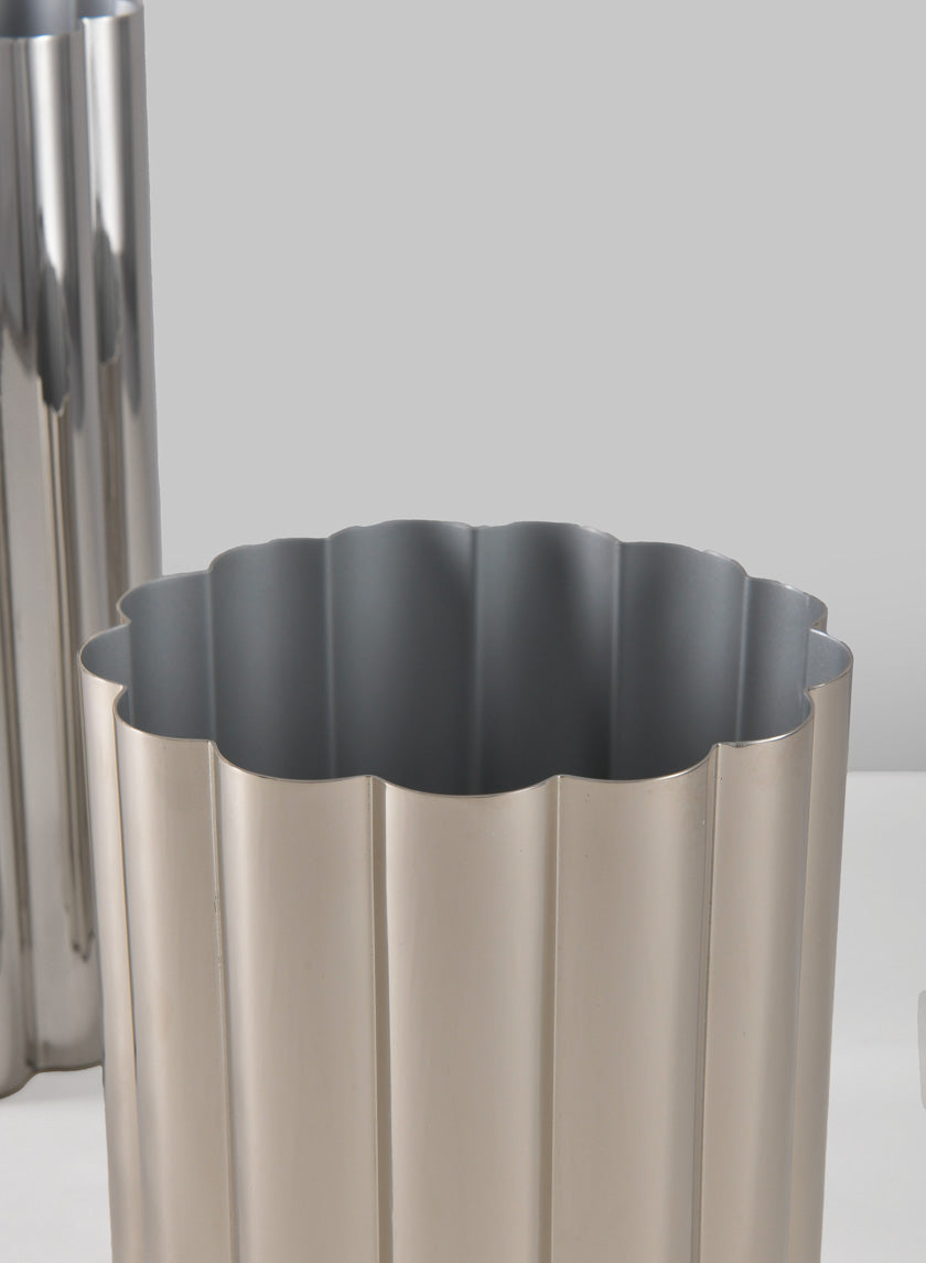 6in Tall Nuage Silver Stainless Steel Vase Decor Jamali-garden