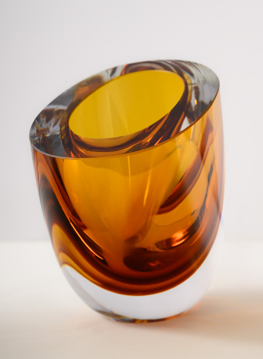 5in Tall Norvege Clear and Amber Glow Hand blown Artiste Glass Vase Decor Jamali-garden
