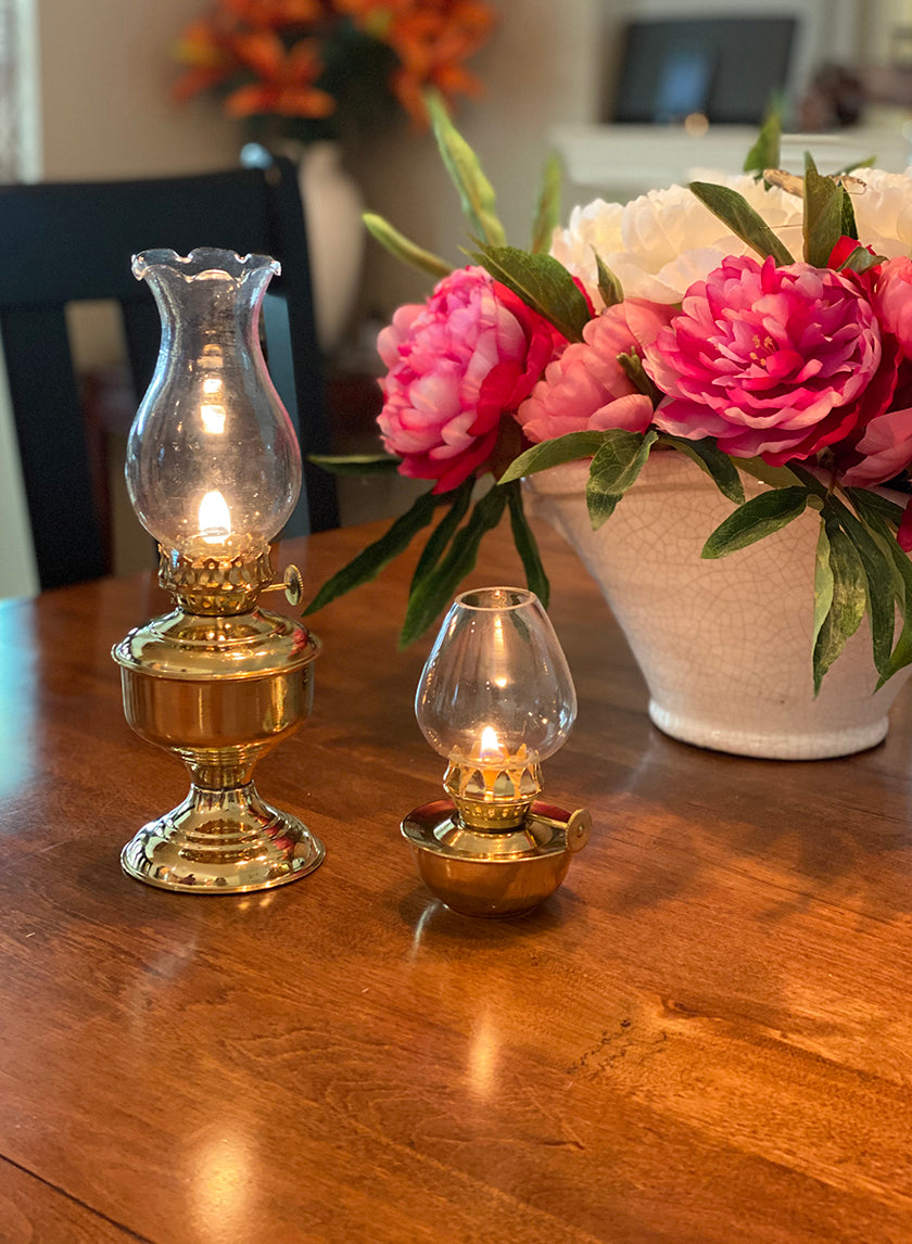 4.5in Tall Heritage Brass Oil Lamp, Mini Decor Jamali-garden
