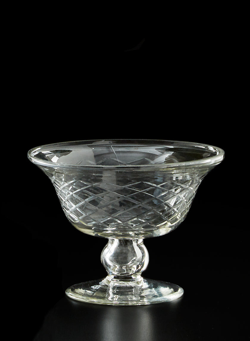 6in Wide Diamond Cut Glass Pedestal Bowl Decor Jamali-garden